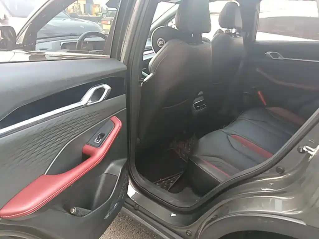 Geely Binyue — миниатюра 17