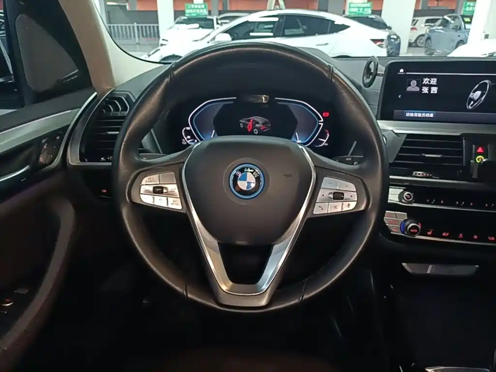 BMW iX3 — миниатюра 11