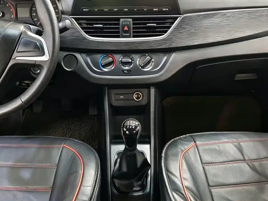 Baojun 310 — миниатюра 7