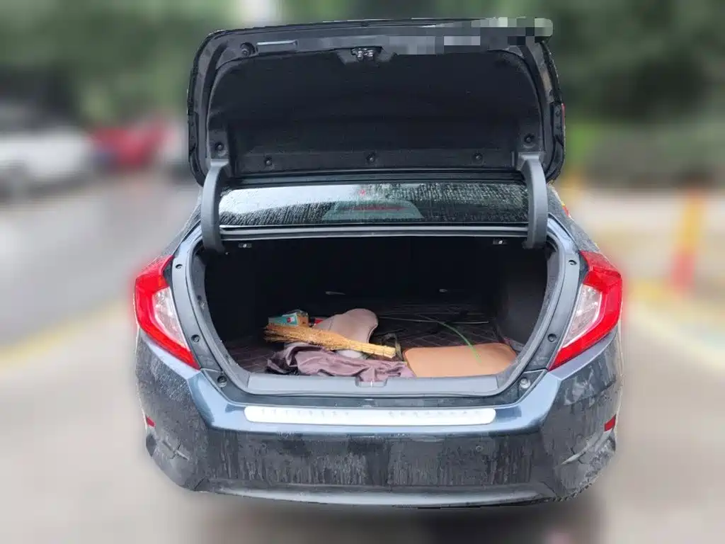 Honda Civic — миниатюра 10