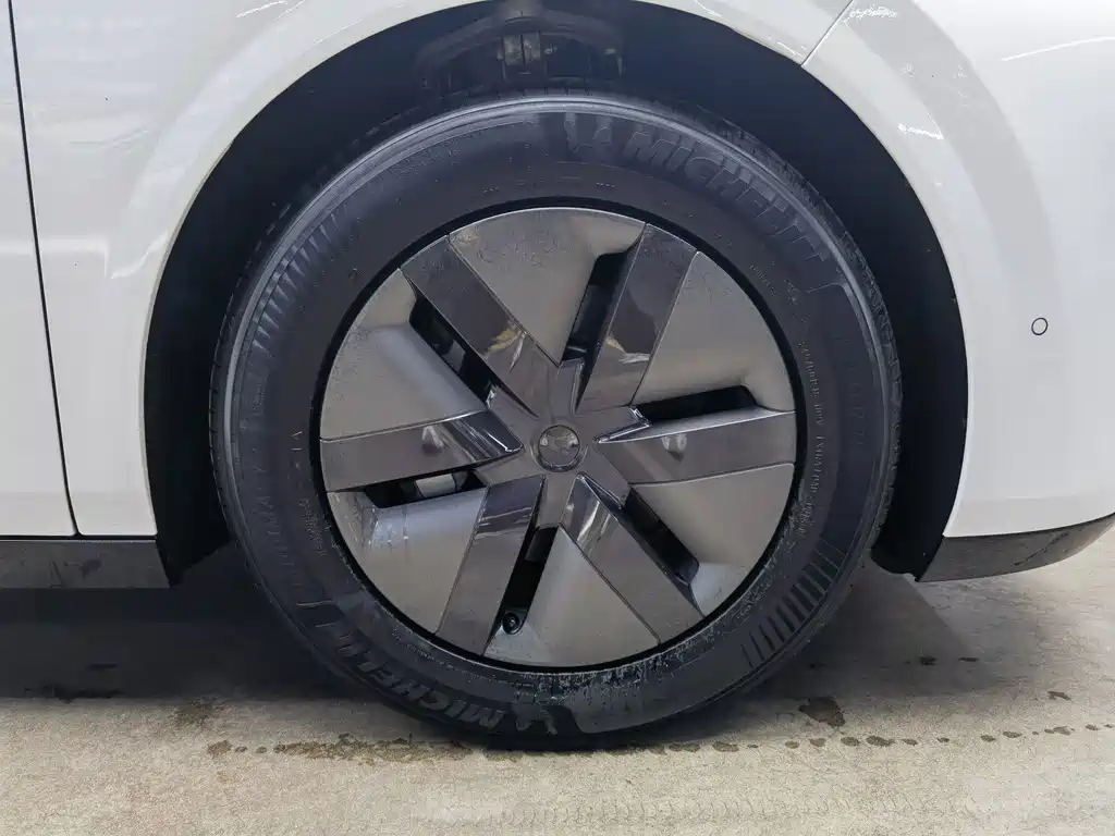 Li Auto Li MEGA — миниатюра 24