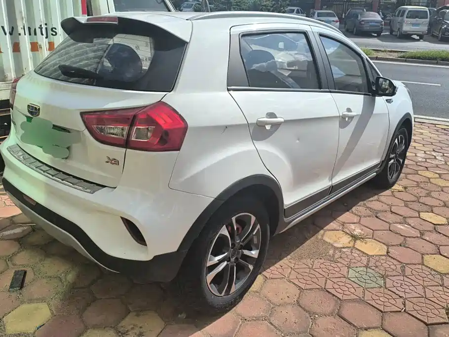 Geely Vision X3 — миниатюра 3
