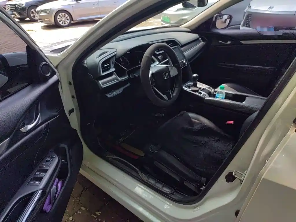 Honda Civic — миниатюра 12