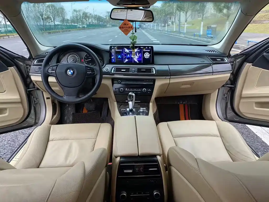 BMW 7 Series 7 2011 740Li
