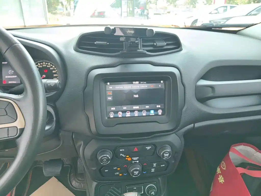 Jeep Renegade — миниатюра 13