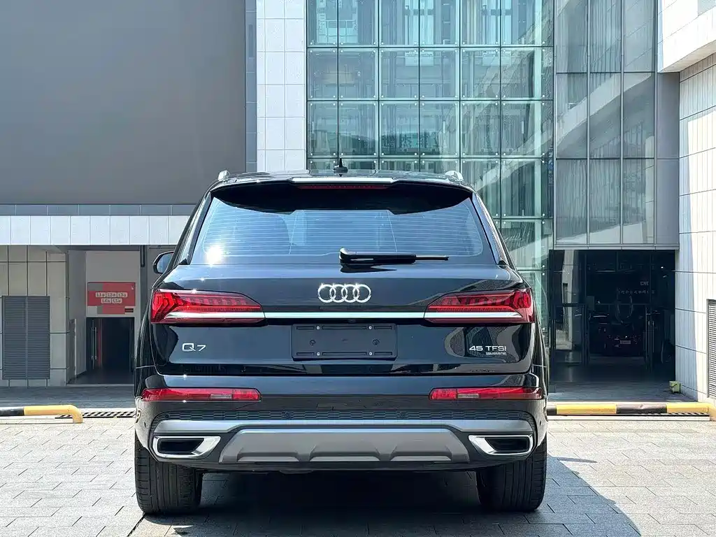 Audi Q7 — миниатюра 8