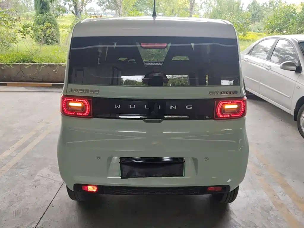 Wuling MINIEV — миниатюра 6