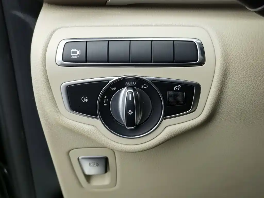 Mercedes-Benz V-Class — миниатюра 21