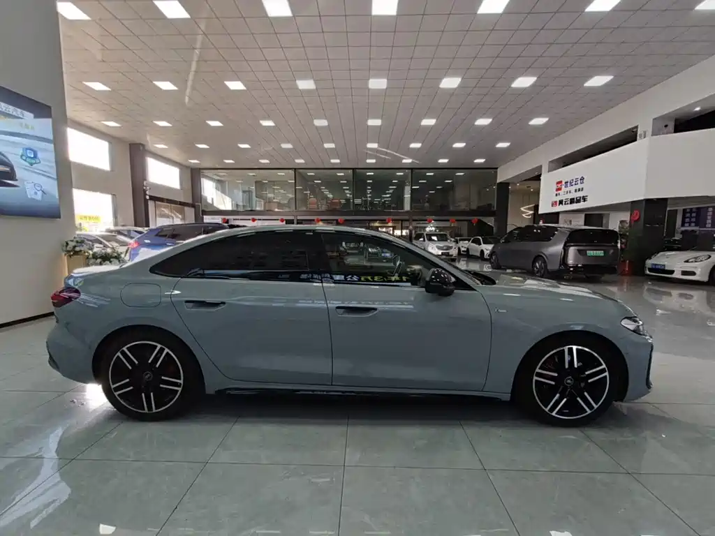 Audi A5L — миниатюра 4