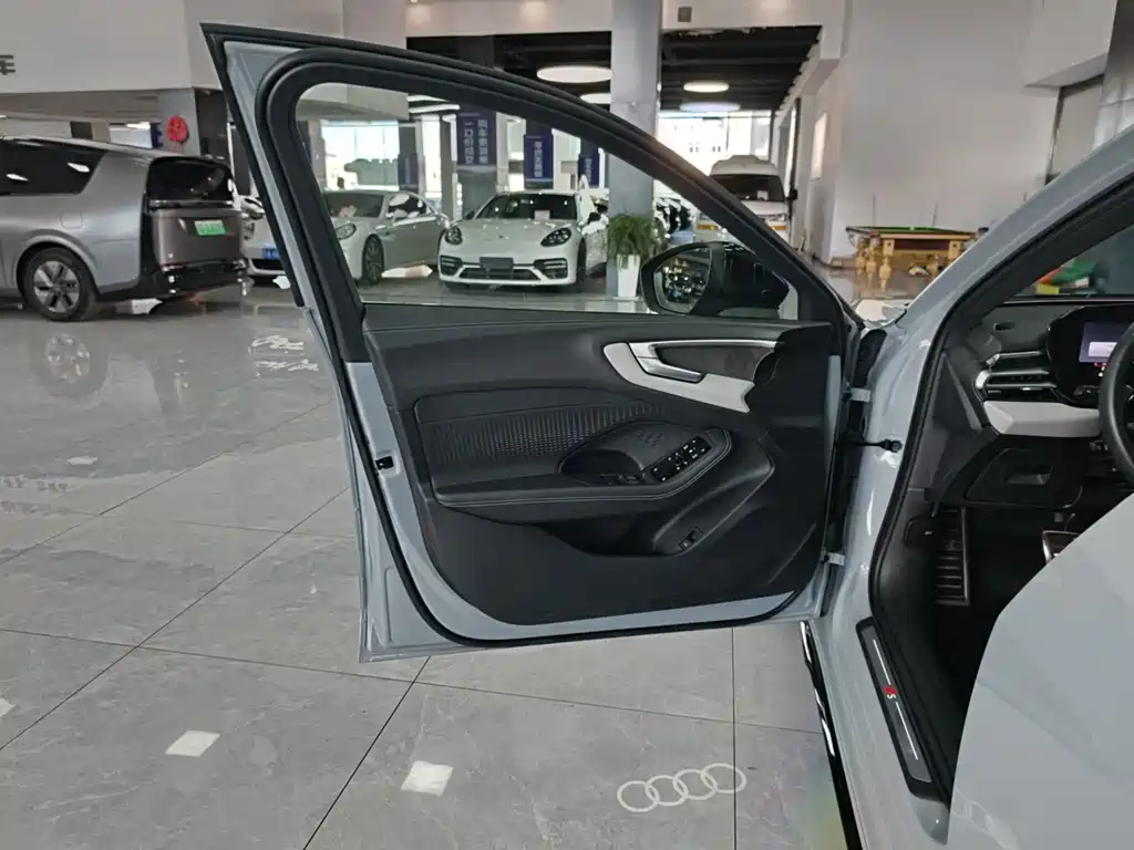 Audi A5L — миниатюра 13