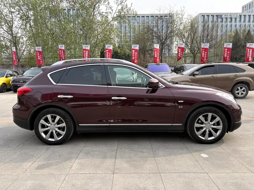 Infiniti QX50 2013 2.5L