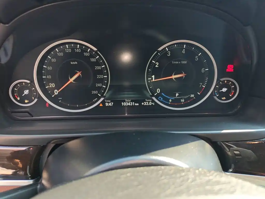 BMW 5 Series — миниатюра 12