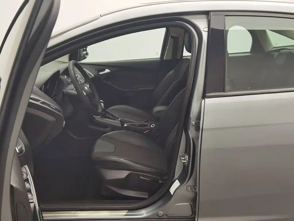 Ford Focus — миниатюра 10