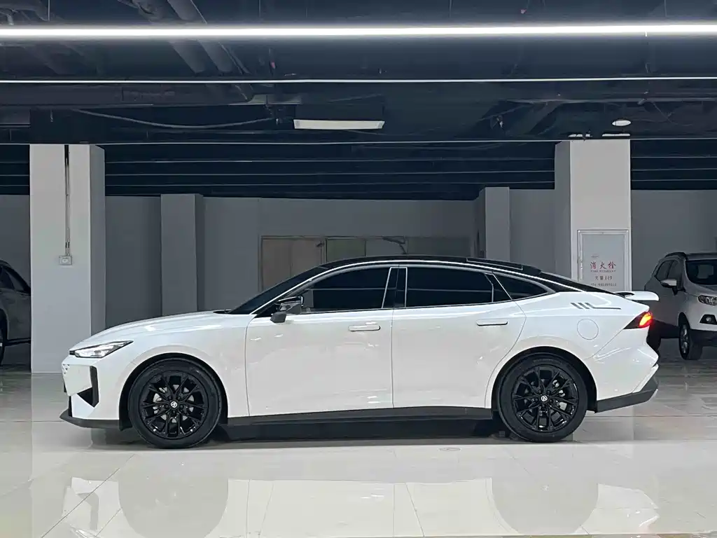Changan UNI-V — миниатюра 4