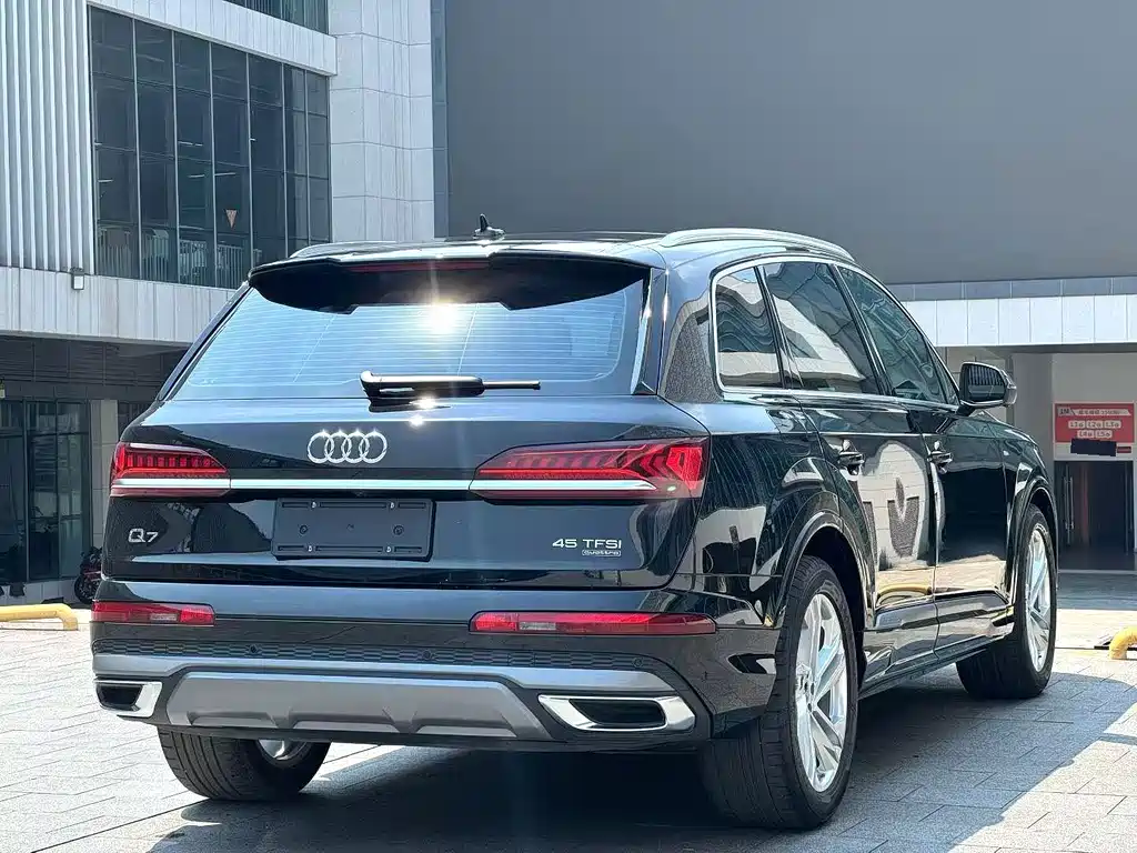 Audi Q7 — миниатюра 9