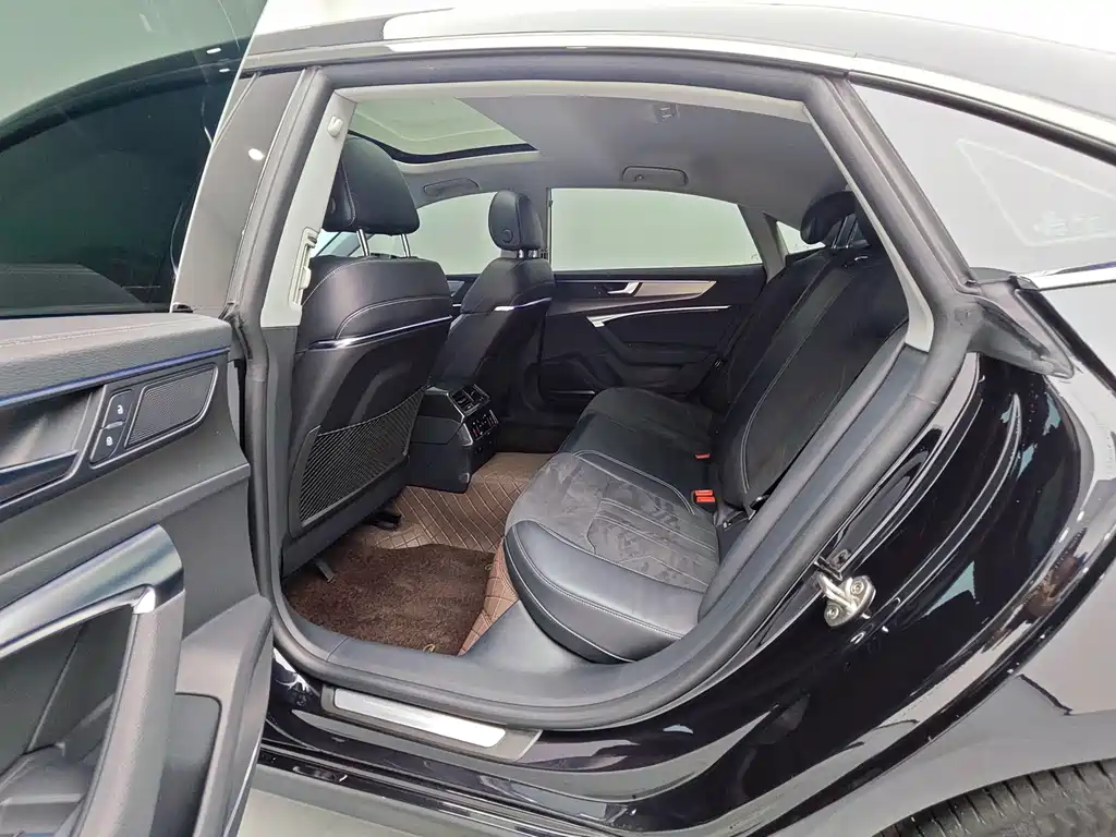 Audi A7L — миниатюра 15