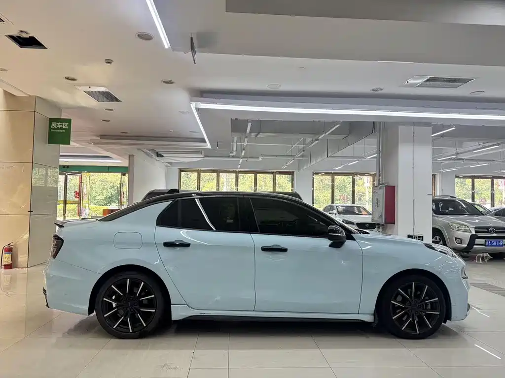 Lynk & Co 03 — миниатюра 7