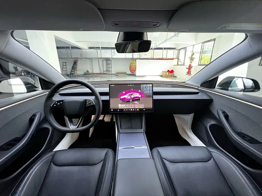 Tesla Model 3 — миниатюра 6