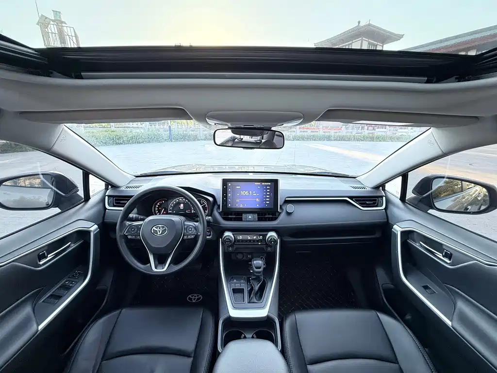 Toyota RAV4 — миниатюра 5