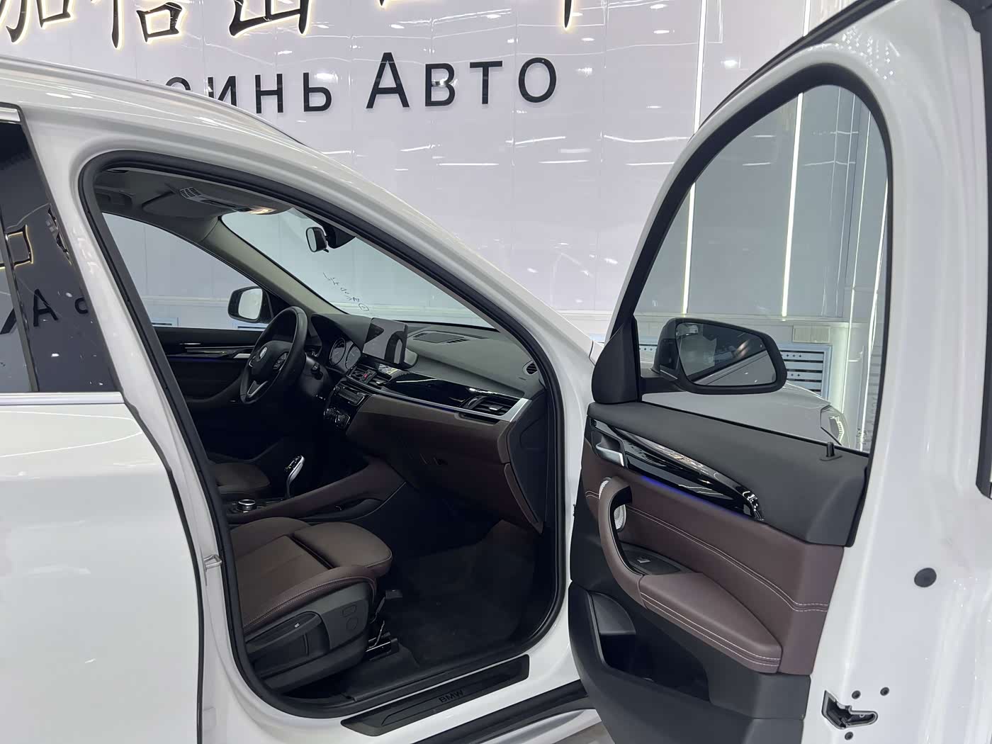 BMW X1 1.5 л 2022 г. Белый, пробег 23000 км