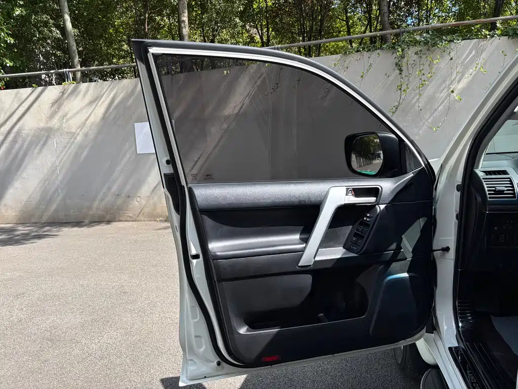 Toyota Prado — миниатюра 26