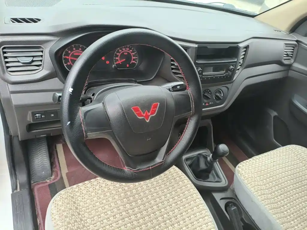 Wuling Hongguang V — миниатюра 10