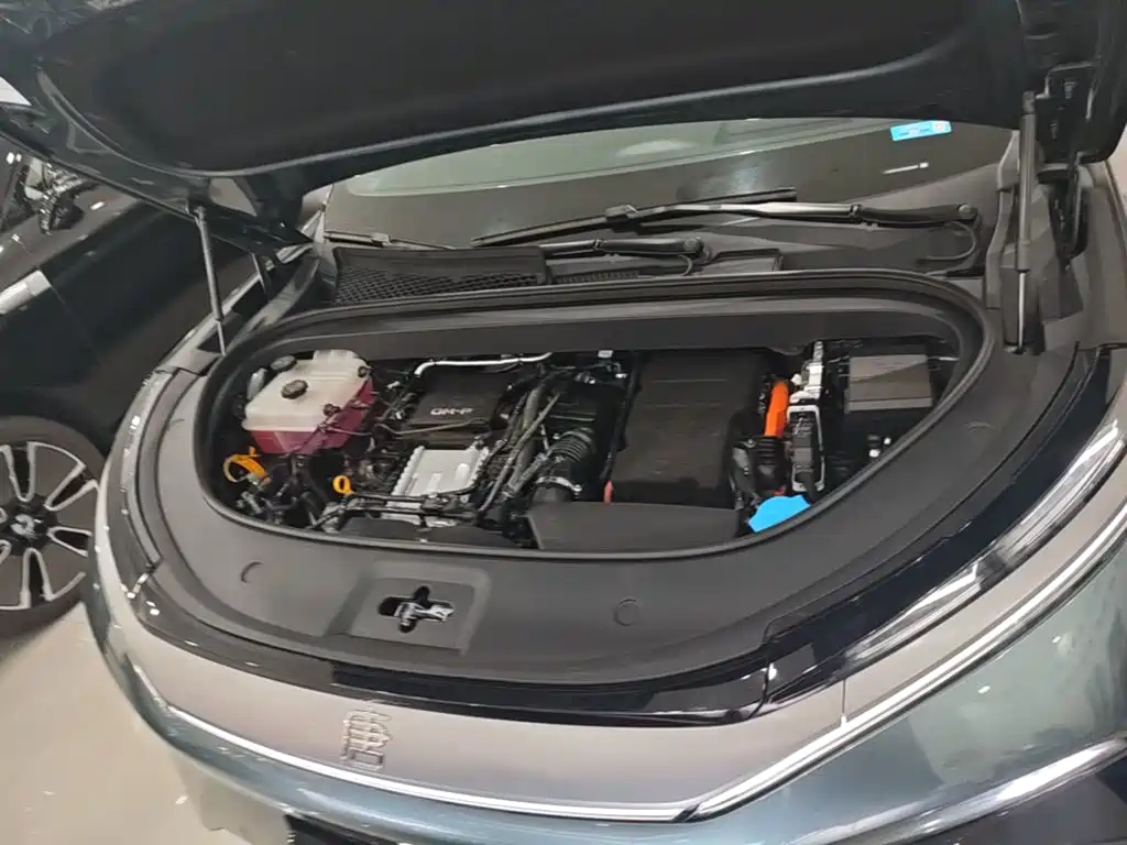 BYD Tang L — миниатюра 20