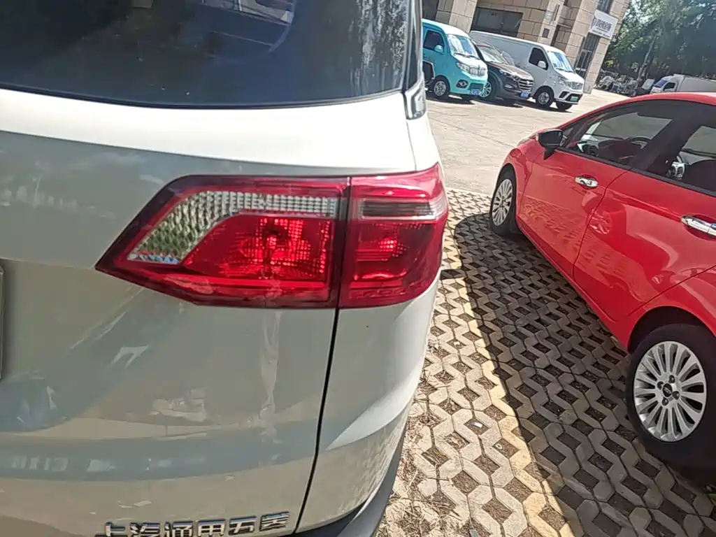 Wuling Hongguang S3 — миниатюра 8