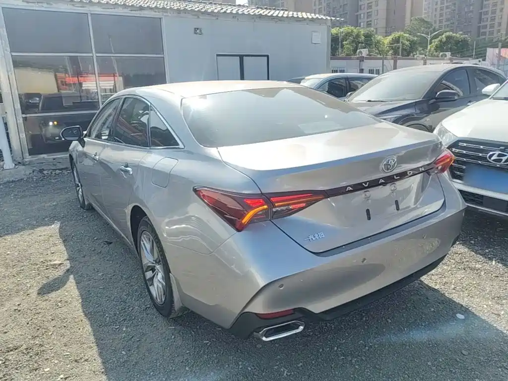 Toyota Avalon — миниатюра 5