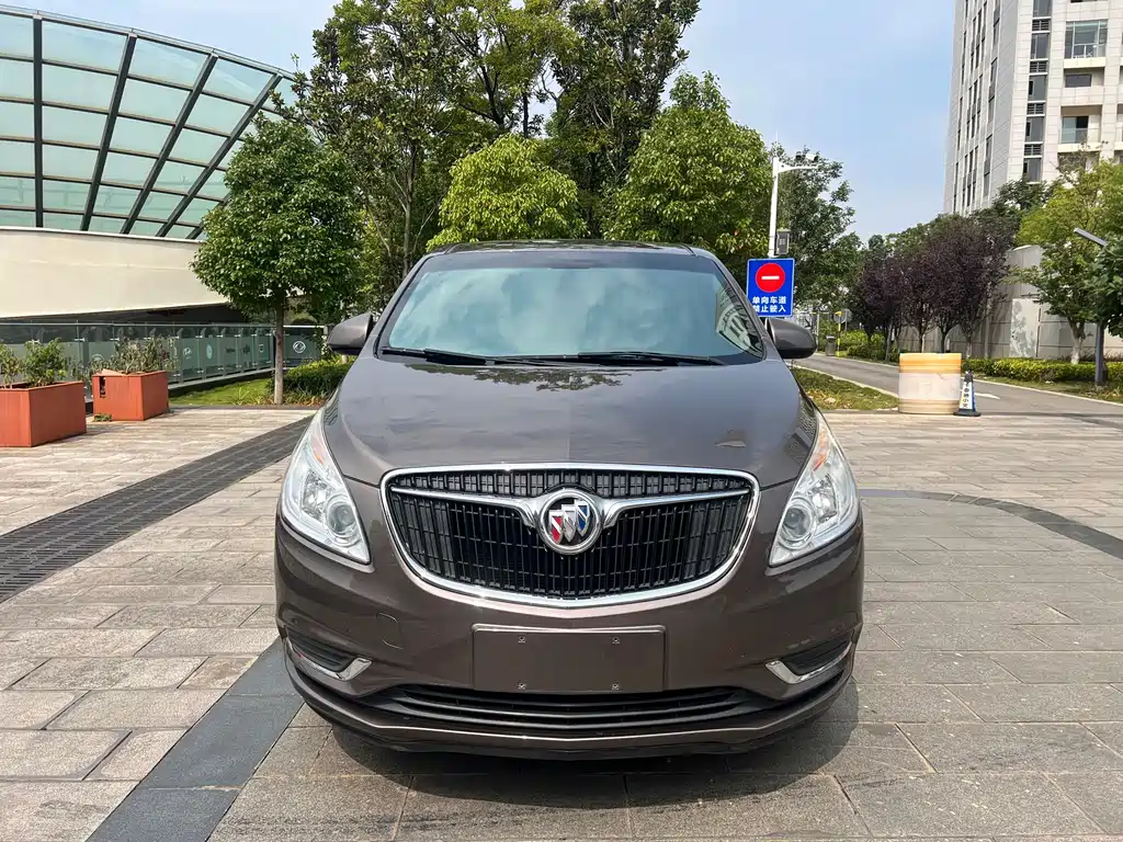 Buick GL8 — миниатюра 2