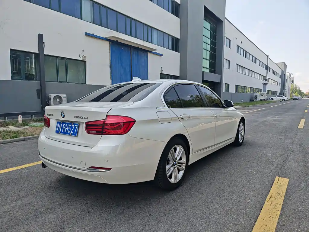 BMW 3 Series — миниатюра 7