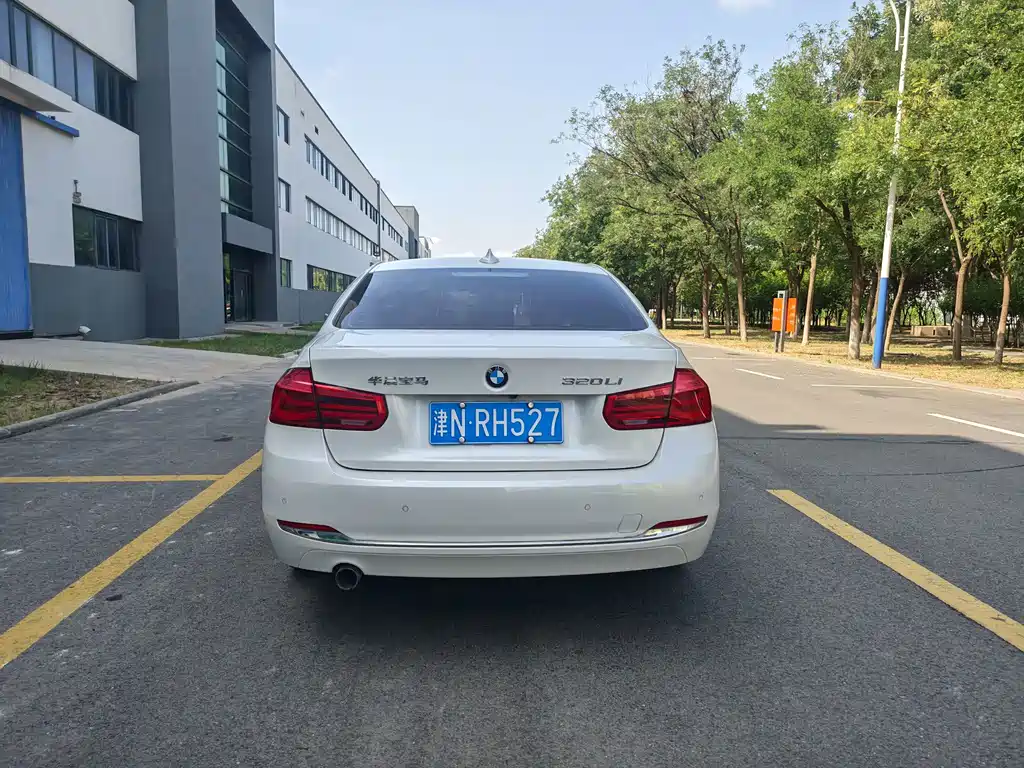 BMW 3 Series — миниатюра 8