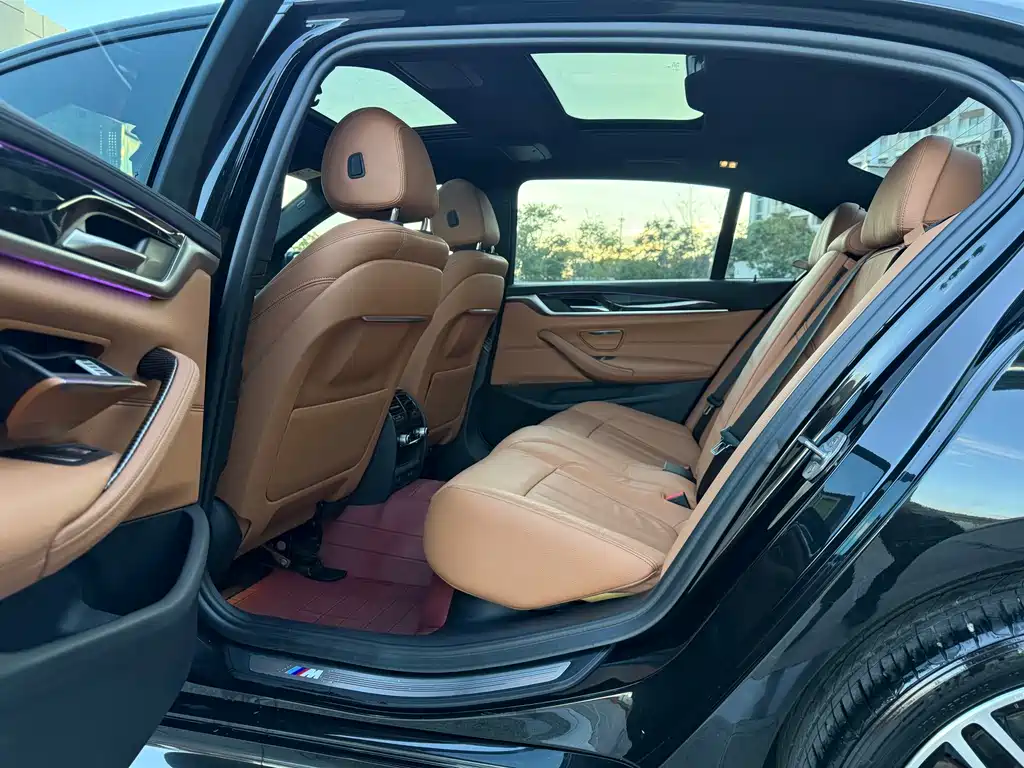 BMW 5 Series — миниатюра 6