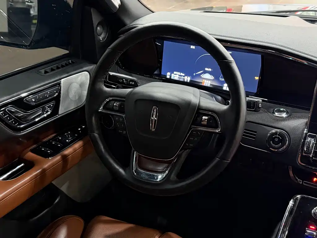 Lincoln Navigator — миниатюра 9