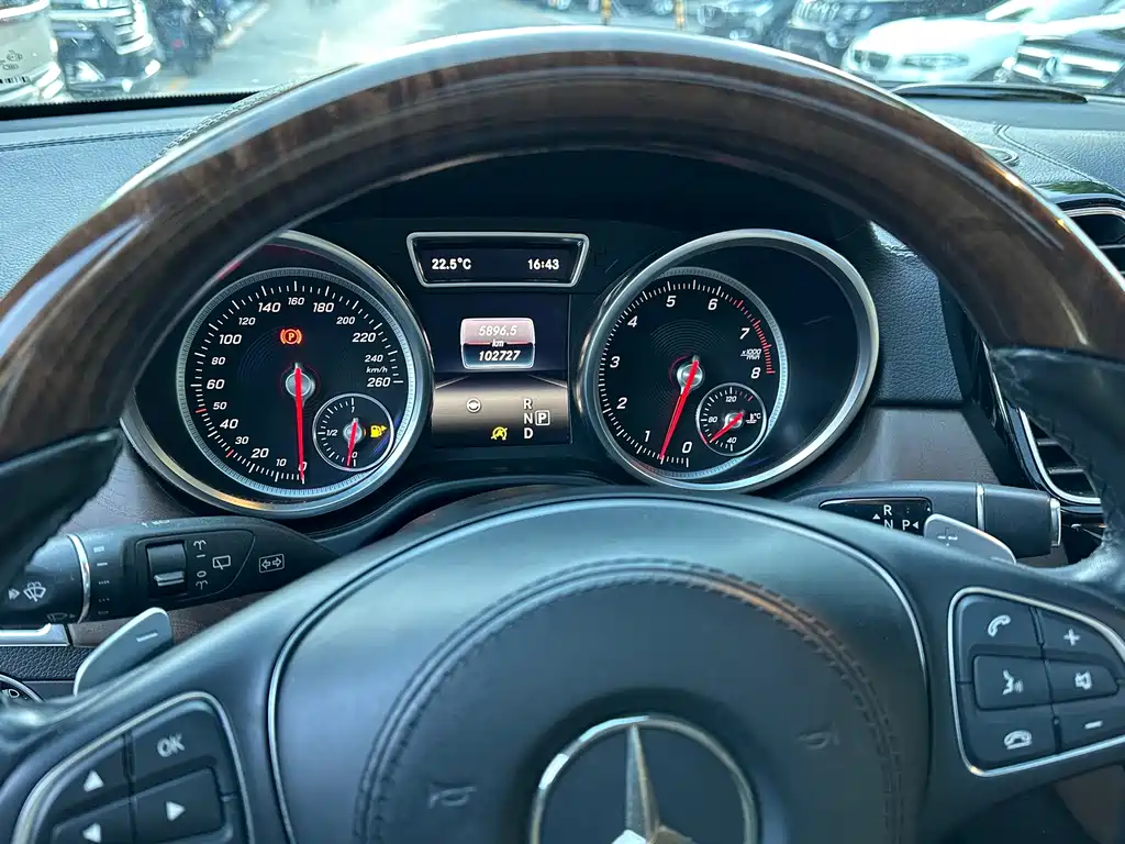 Mercedes-Benz GLS — миниатюра 10