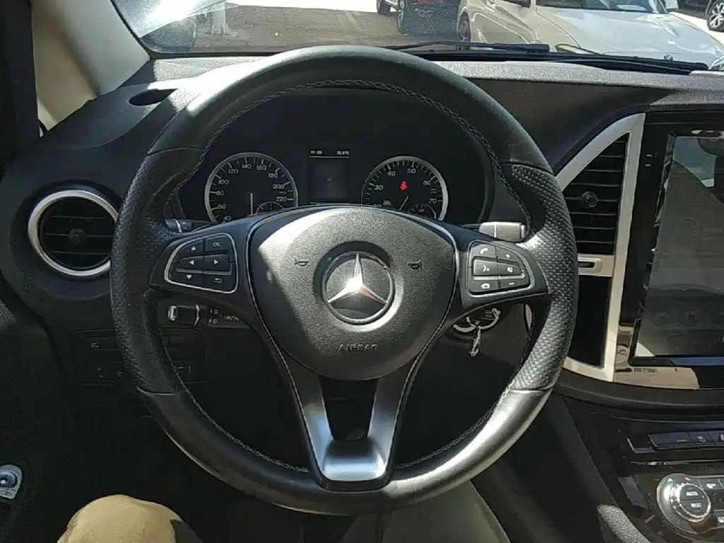 Mercedes-Benz Vito — миниатюра 11