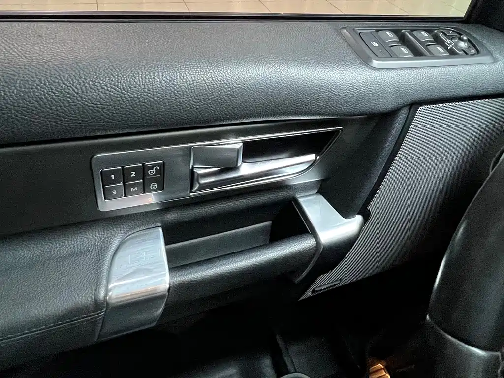 Land Rover Discovery — миниатюра 14