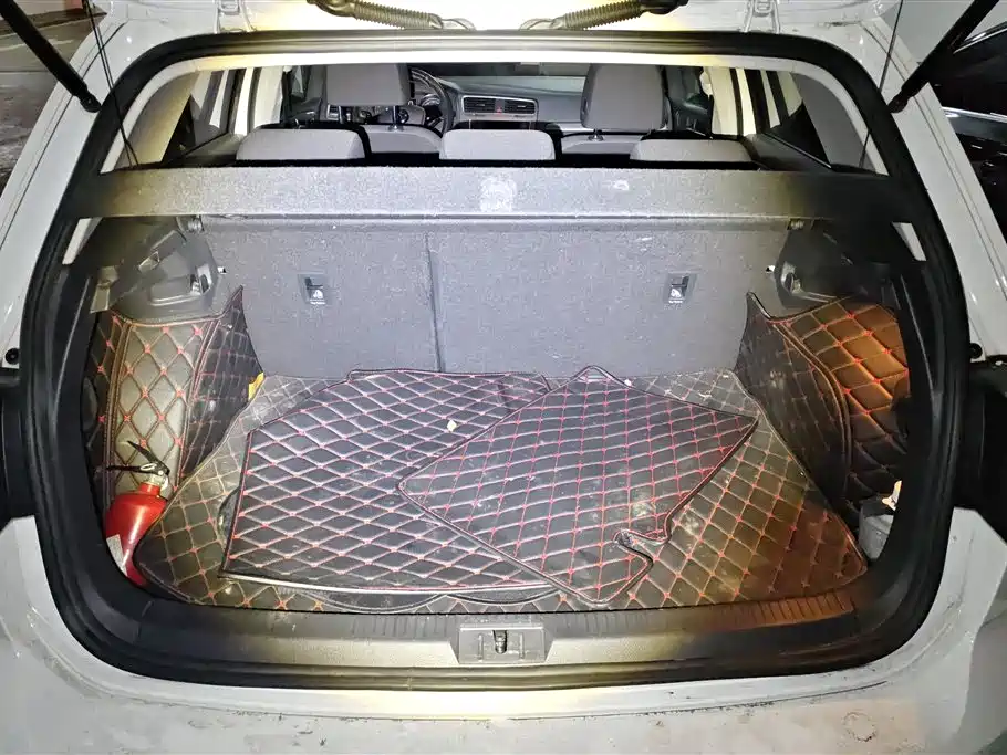 Volkswagen Golf 2016 1.6L AT Comfort