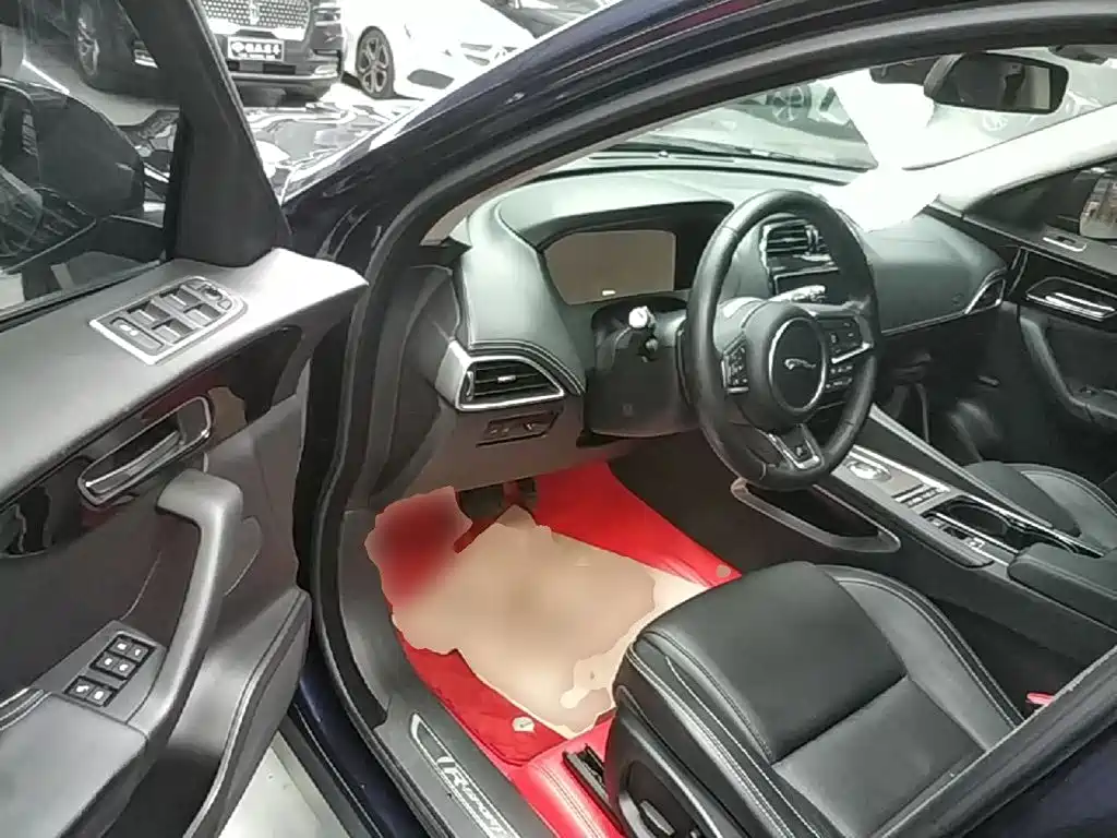 Jaguar F-PACE — миниатюра 16