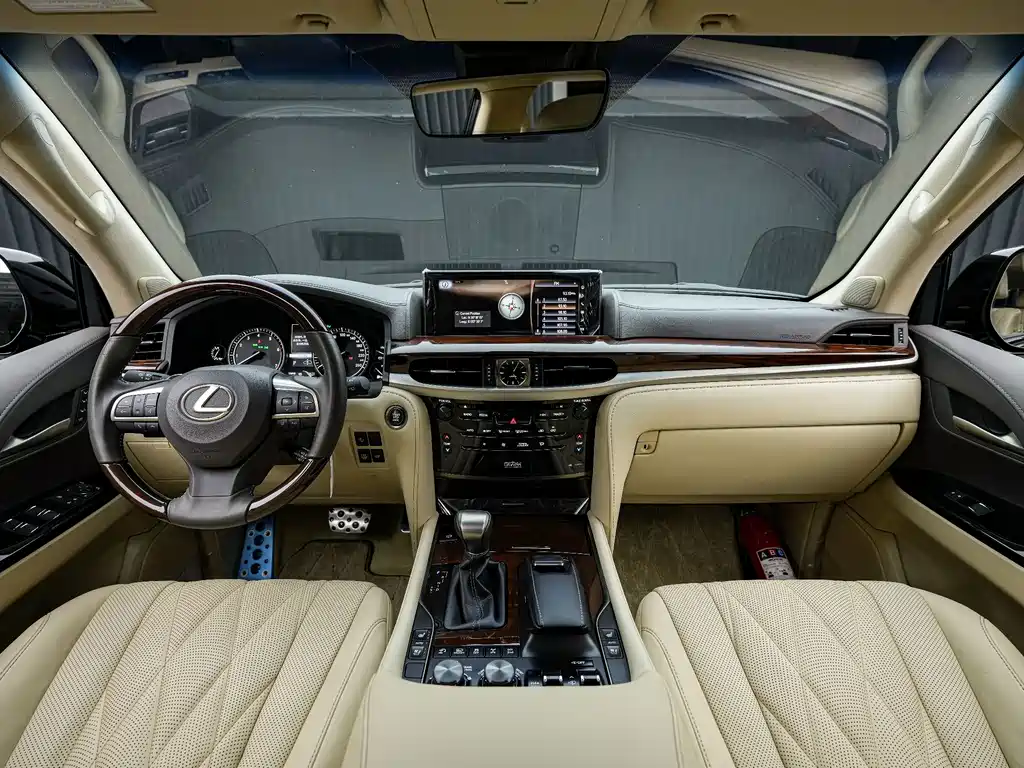 Lexus LX — миниатюра 9