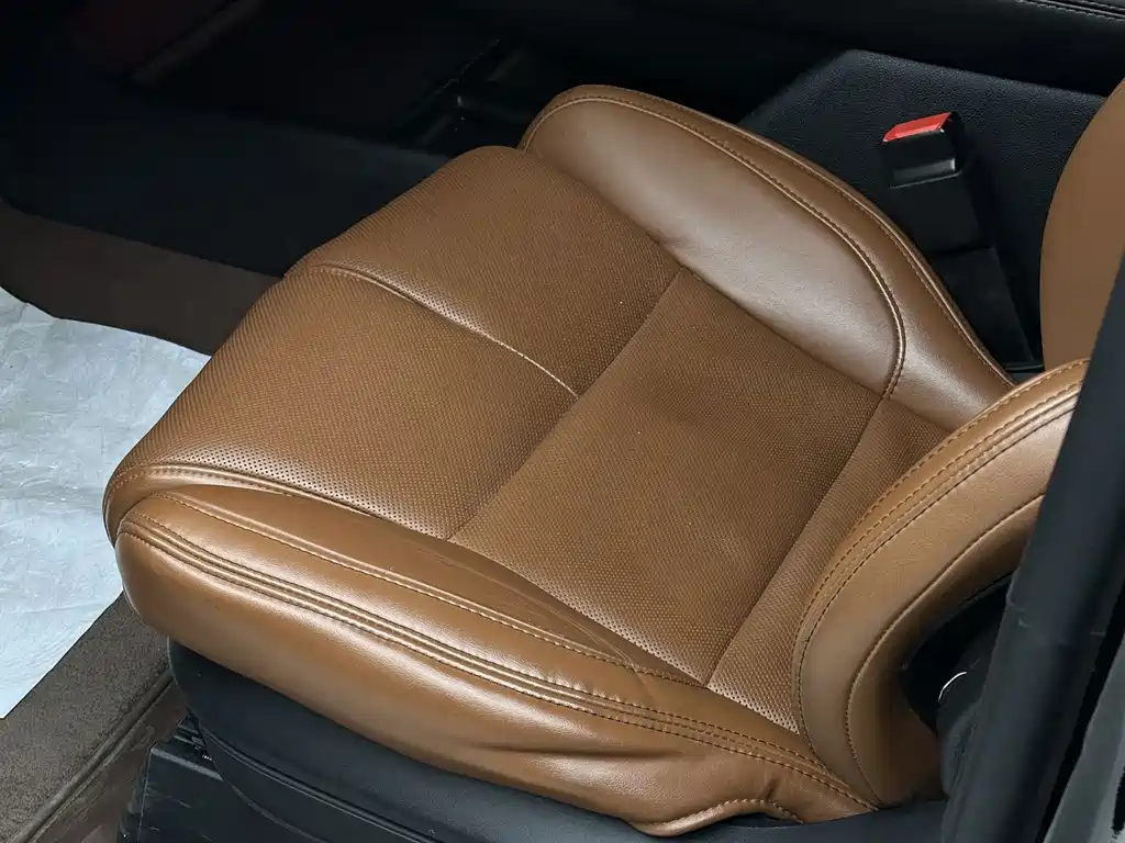 Lincoln Navigator — миниатюра 8