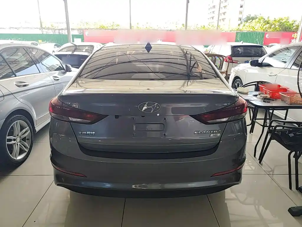 Hyundai Elantra — миниатюра 6