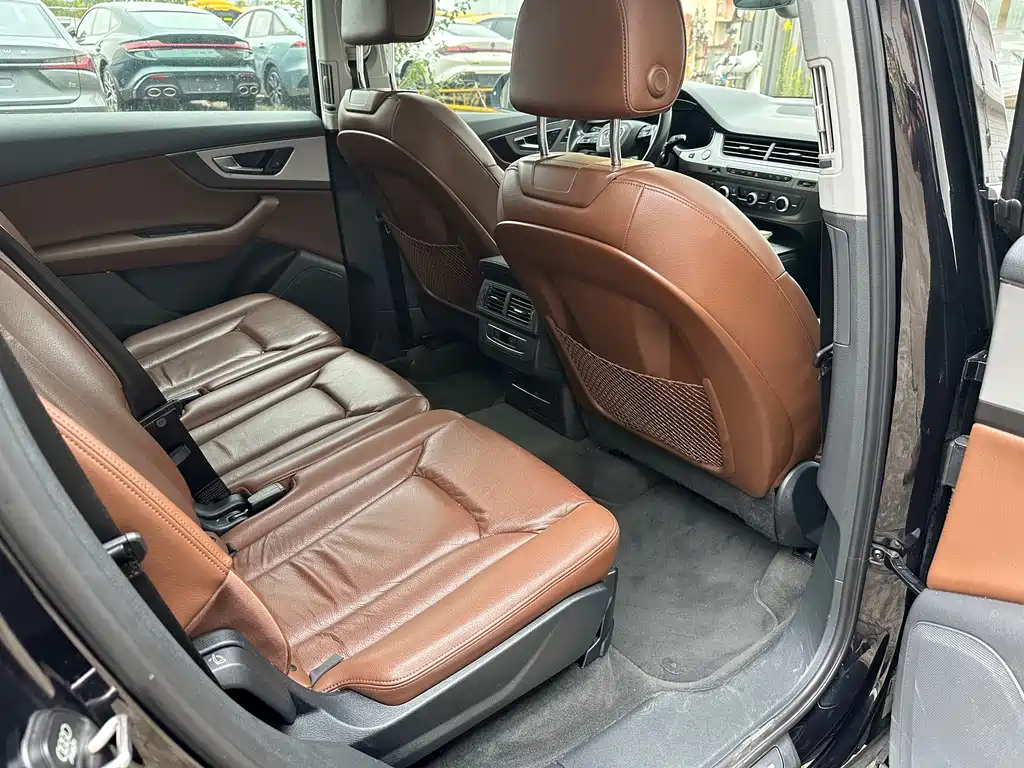 Audi Q7 — миниатюра 13