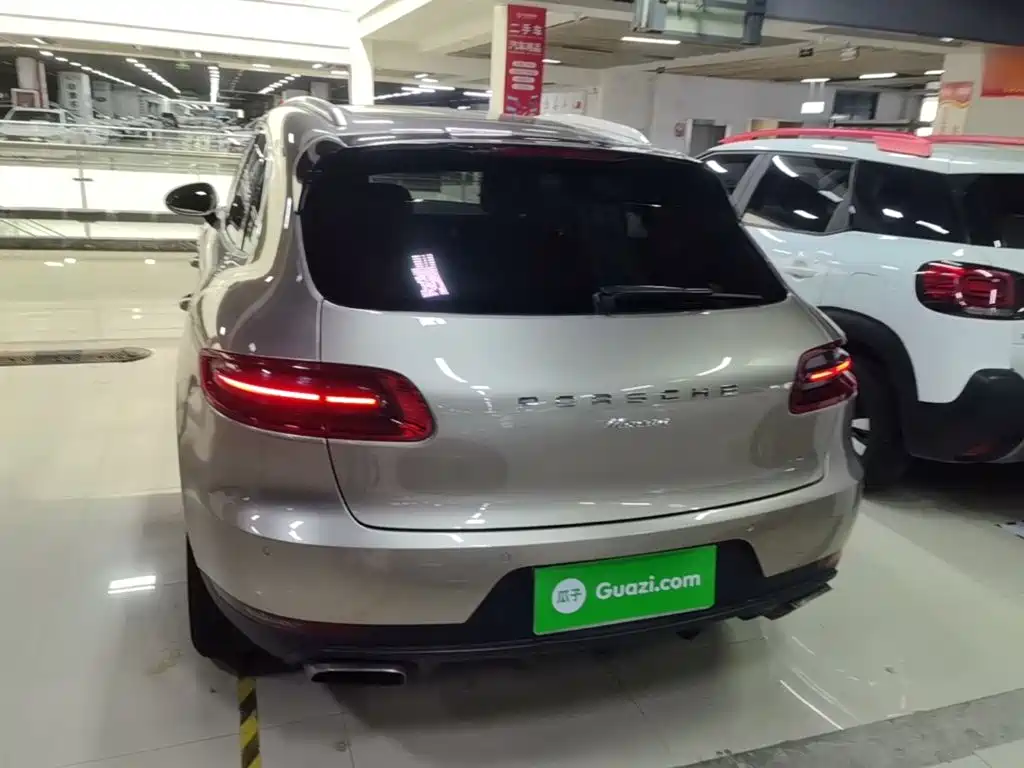 Porsche Macan — миниатюра 6