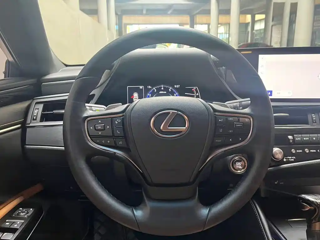 Lexus ES — миниатюра 13