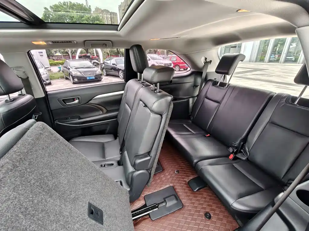 Toyota Highlander — миниатюра 10