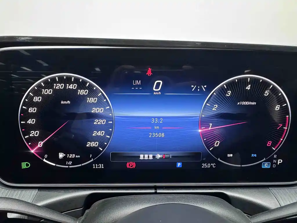 Mercedes-Benz C-Class — миниатюра 8