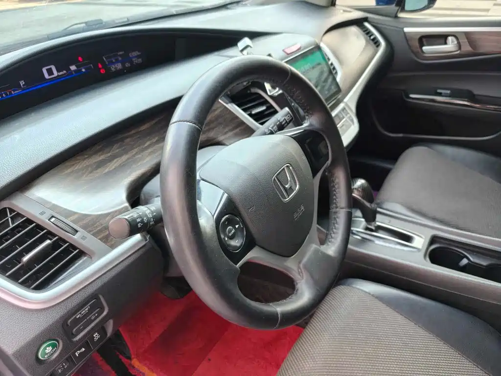 Honda Jade 2017 1.8L AT Comfort 5 мест