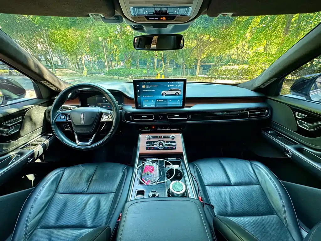 Lincoln Aviator — миниатюра 14