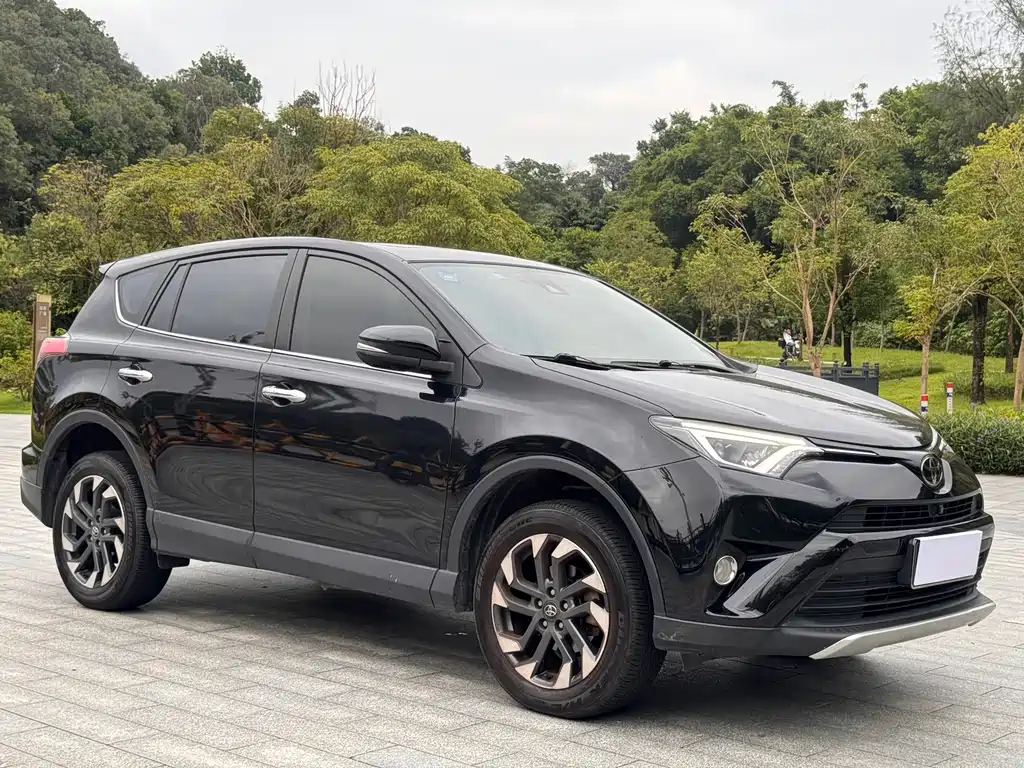 Toyota RAV4 — миниатюра 3